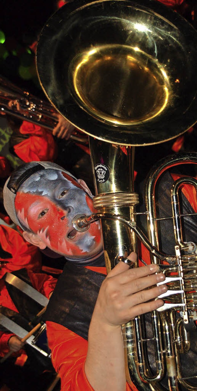 Die Gugge Brass Band ist bei der Murge... groen bunten Abend der Narrenzunft.   | Foto: Hildegard Siebold
