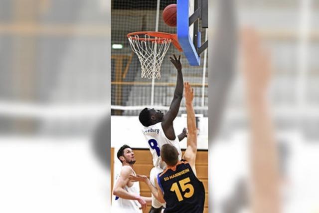 Basketballer im Mittelfeld