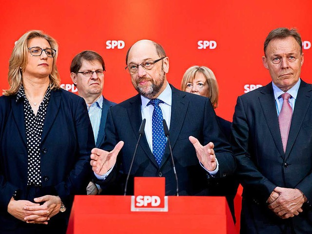 Da kommt keine Freude auf: Kanzlerkand...er, Doris Ahnen und Thomas Oppermann.   | Foto: dpa