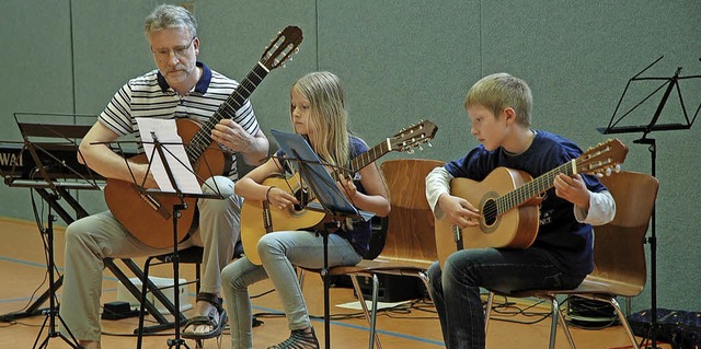 Nicht jeder kann sich den Unterricht a...rotzdem ein Instrument lernen wollen.   | Foto: Heidemarie Wussler
