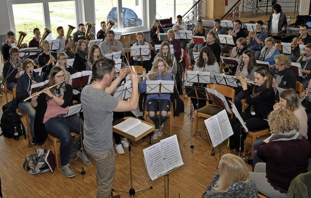 Die Musiker der Trachtenkapelle Amrigs...t in der kommenden Woche vorbereitet.   | Foto: Stefan Pichler