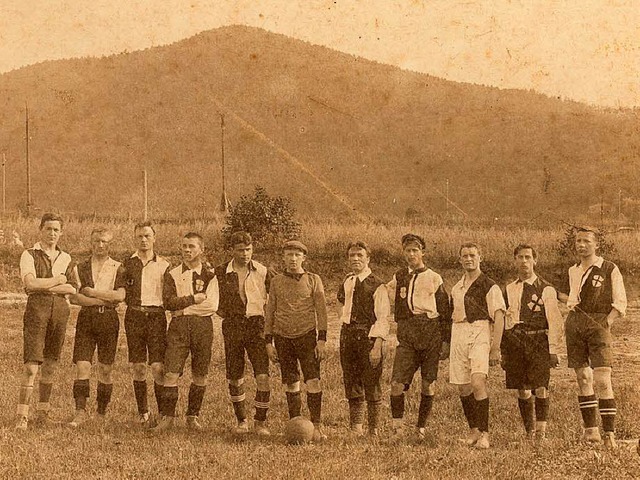 Das Team des &#8222;Freiburger Fuball...ligen FFV-Platz  an der Lorettostrae.  | Foto: Archiv des SC Freiburg e.V.