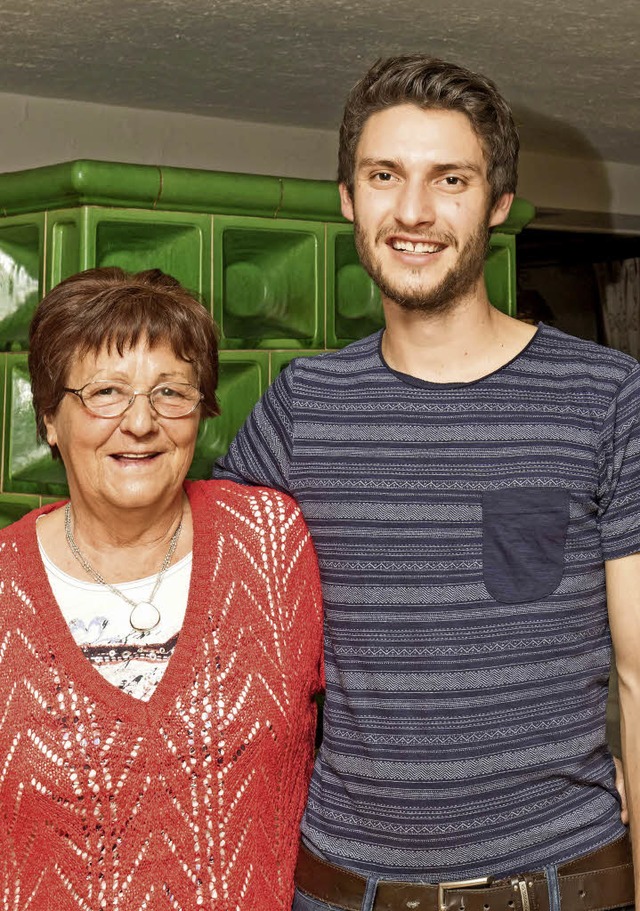 Ruth Reichenbach wurde von VfB Chef Ra...rige Zugehrigkeit zum Verein geehrt.   | Foto: Christiane  Seifried