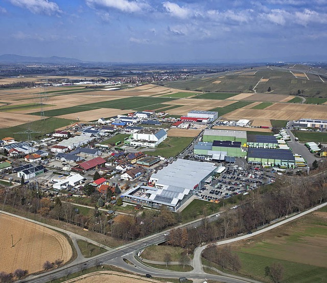 Blick von oben:  Mit dem Helikopter ab...esucher beim verkaufsoffenen Sonntag.   | Foto: Jrg Breidenbach