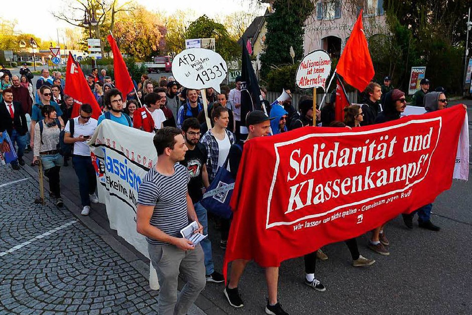 Demonstration von Parteien, Gewerkschaften und antifaschistischen Organisationen gegen eine Wahlkampfveranstaltung der rechtspopulistischen AfD in Breisach (Foto: Patrick Kerber) Demonstration von Parteien, Gewerkschaften und antifaschistischen Organisationen gegen eine Wahlkampfveranstaltung der rechtspopulistischen AfD in Breisach (Foto: Patrick Kerber)