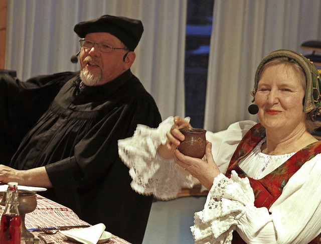 Martin Lampeitl und seine Ehefrau Anke...uther in Nonnenweier im Gemeindesaal.   | Foto: Heidi Fssel
