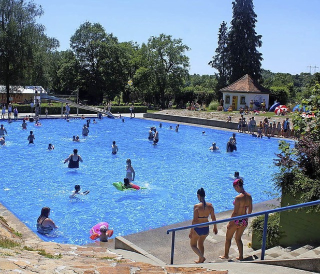 Der Waldshut-Tiengener Gemeinderat ent...Freibad saniert oder geschlossen wird.  | Foto:  Alicia Lber