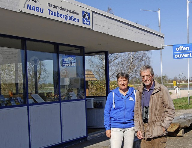 Das Fhnchen hngt drauen. Das heit:...e Nabu-Station Taubergieen  geffnet.  | Foto: Hagen Spth