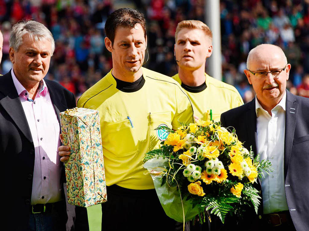 Auch Wolfgang Stark wurde ausgezeichnet: Der Schiedsrichter ist nun Rekord-Schiedsrichter in der Bundesliga.