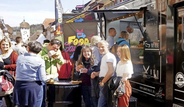 Frisch, lecker und begehrt: Die Angebo...en bei den Besuchern groen Anklang.    | Foto: Ursula Freudig