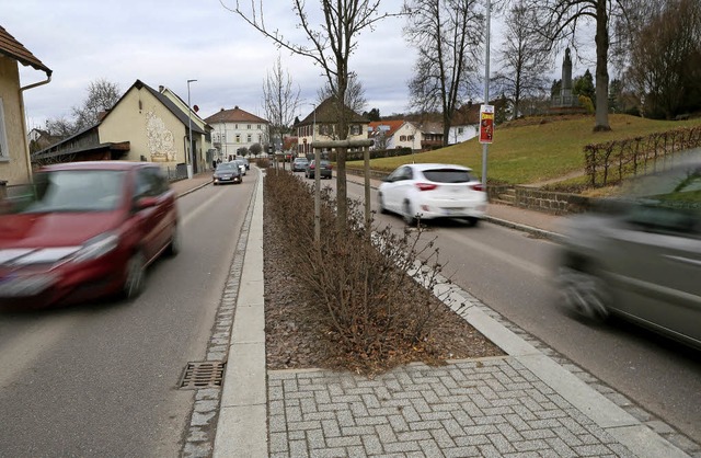 Sie gehren zum tglichen Bild in Kippenheim: die Autos auf der B 3   | Foto: Christoph Breithaupt