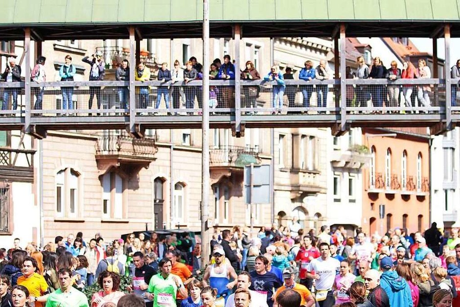 Impressionen vom 14. Freiburg-Marathon am 2. April 2017 (Foto: Janos Ruf) Impressionen vom 14. Freiburg-Marathon am 2. April 2017 (Foto: Janos Ruf)
