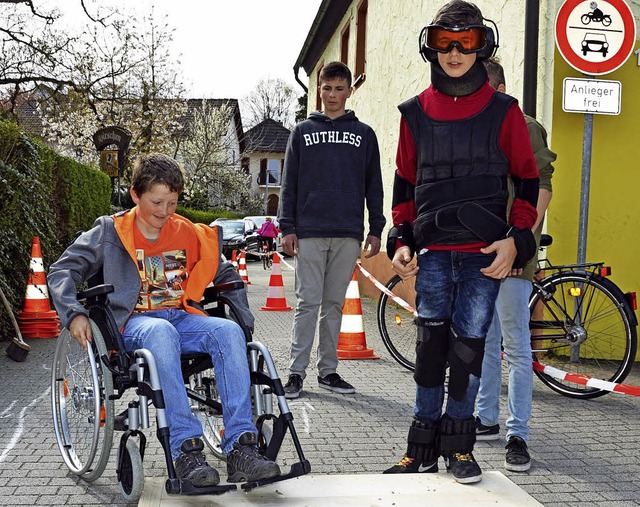 Viele Rder standen im Schatten vom Ki...en Preis fr das Kinder-Mountainbike.   | Foto: Gerhard Lck