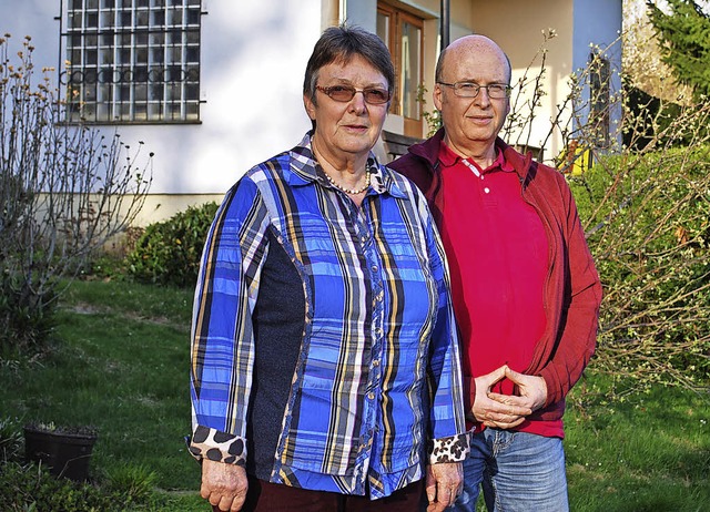 Ingeborg Morath und Dietmar Ferger vom Vorstand des Naturheilvereins Lrrach.   | Foto: Thomas Loisl Mink