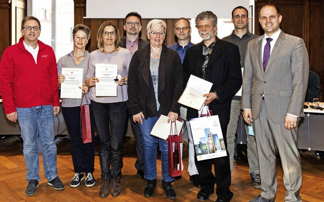 Der Waldkircher DRK-Vorsitzende Stefan...ges unentgeltliches Spenden von Blut.   | Foto: Gabriele Zahn