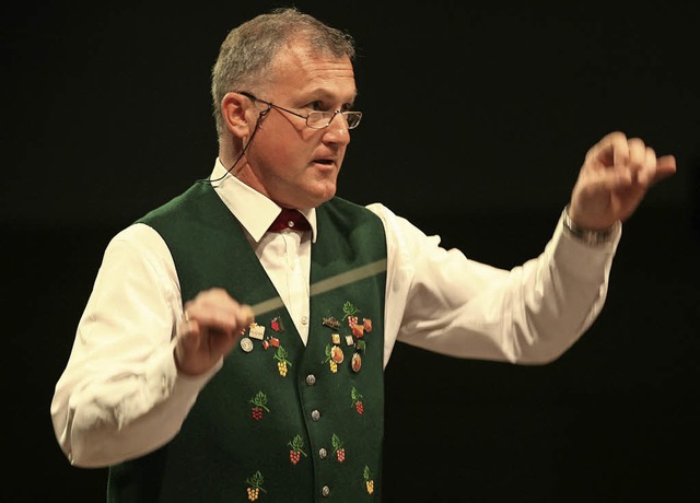 Alexander Horst schwang in Pfaffenweil...er des Jugendorchesters den Taktstock.  | Foto: Wolf-Wilhelm Adam