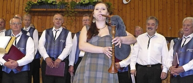 Nadine Scheuble unterhielt den Saal be...onzert mit Melodien auf dem Dudelsack.  | Foto: Gertrud Rittner