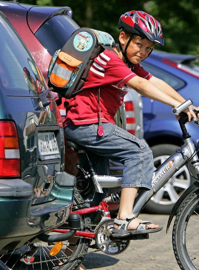 Auf dem Schulweg   | Foto: Symbolfoto: DPA