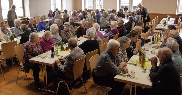 <BZ-FotoAnlauf>SENIOREN eINgeladen</BZ...kere Essen war vom Rebstock gespendet.  | Foto: privat