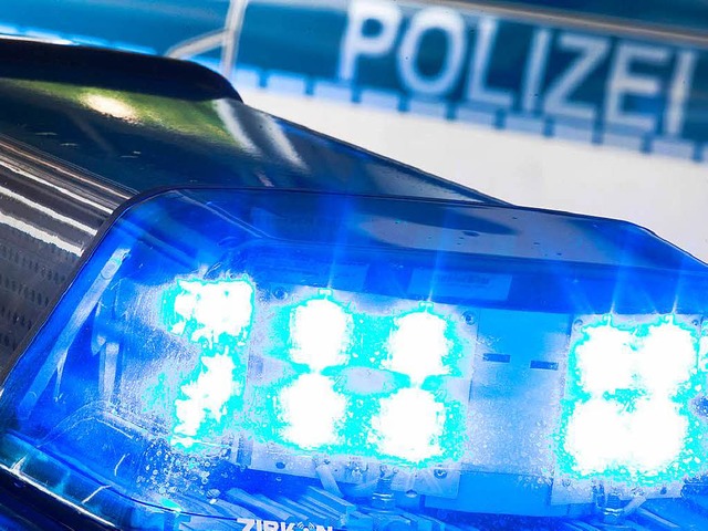 Die Polizei sucht nach einem berholvorgang Zeugen.  | Foto: dpa