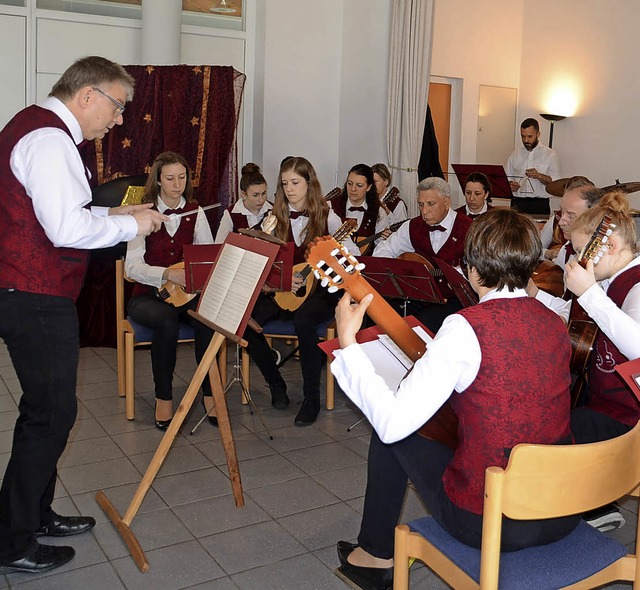 Endingen. Der Mandolinen- und Gitarren...ei der Auffhrung des Matine-Konzert.  | Foto: Roland Vitt