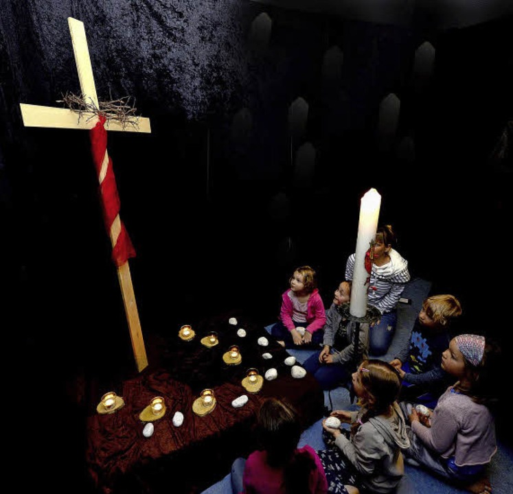 Eine Führung im Ostergarten vom Kindergarten Maria Hilf - Freiburg