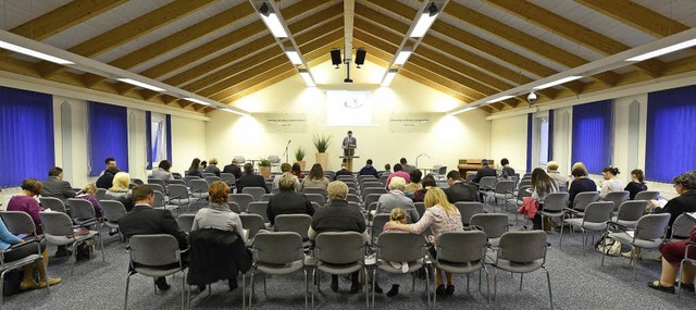 Zusammenkunft der russischen Zeugen Jehovas in Freiburg im Knigreichsaal.  | Foto: Ingo Schneider