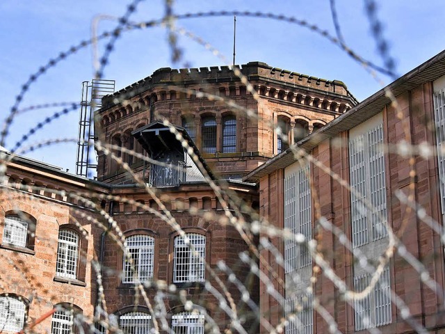 Die 1878 gebaute Justizvollzugsanstalt...et fr einen zeitgemen Strafvollzug.  | Foto: Michael Bamberger