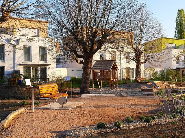 Kurz vor der Fertigstellung: der neue ...erationen-Spielplatz im Quartier Ramie  | Foto: Gerhard Walser