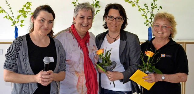 Bianca Wagner und Annette Weigand ber...rgewhnliches Engagement (von links).   | Foto: Horst Garbe