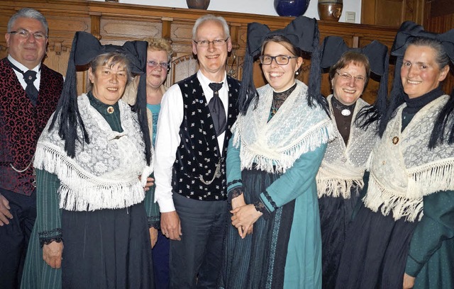 Der Vorstand des Markgrfler Trachtenv...Saskia Wehrle, Leiterin der Tanzgruppe  | Foto: Silke hartenstein