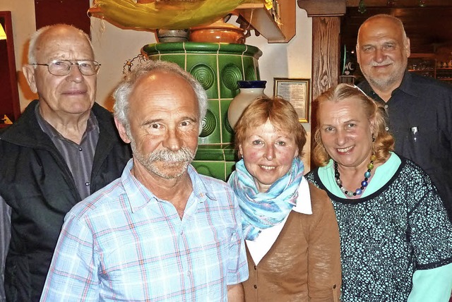 Hugo Frey, Georg Dieterle, Doris Schla...Lffingen seit Jahrzehnten die Treue.   | Foto: Heidrun Simoneit