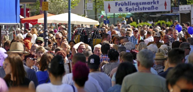 Kaiserwetter sorgte fr fr regen Andrang in Bad Krozingens Innenstadt.  | Foto: Hans-Peter Mller