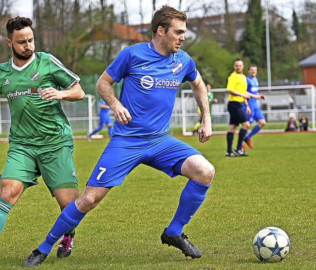 Wegbereiter: Jochen Brgin (rechts) erzielte das 1:0 fr den TuS.   | Foto: vfma