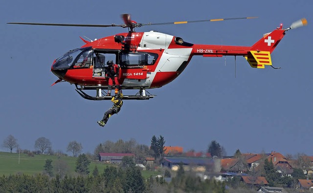 bung in der Wutachschlucht: Rettungss...onenrettung mit Helikopter und Winde.   | Foto: Wolfgang Scheu