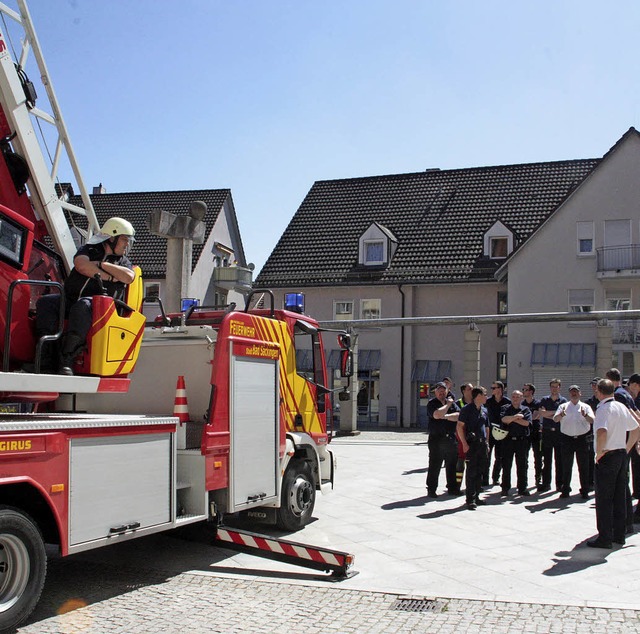 Mit zwei Drehleitern waren die Feuerwe...e Grenzen ihrer Werkzeuge auszuloten.   | Foto: Jrn Kerckhoff