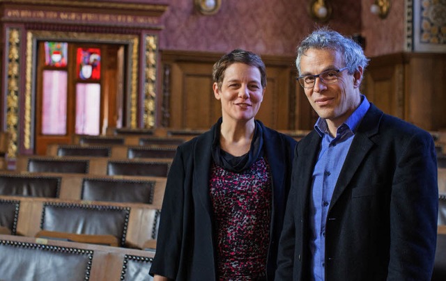 Stefanie Bailer und Laurent Goetschel im Saal des baselstdtischen Parlaments.   | Foto: Florian Moritz/Uni Basel