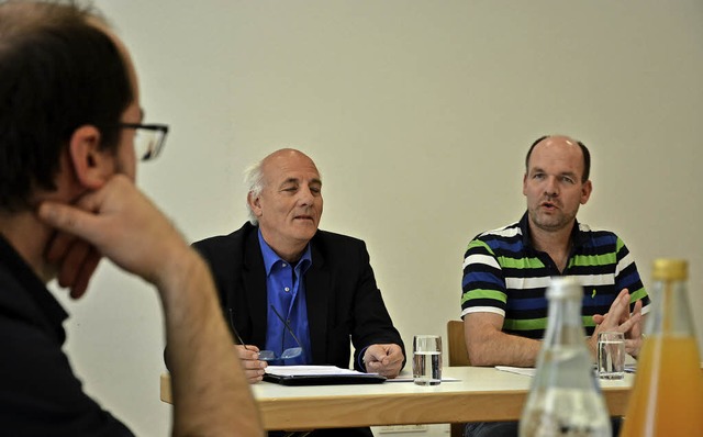 Stellten sich  den Fragen der  Zuhrer...destagskandidat Markus Rasp (rechts).   | Foto: Benedikt Sommer