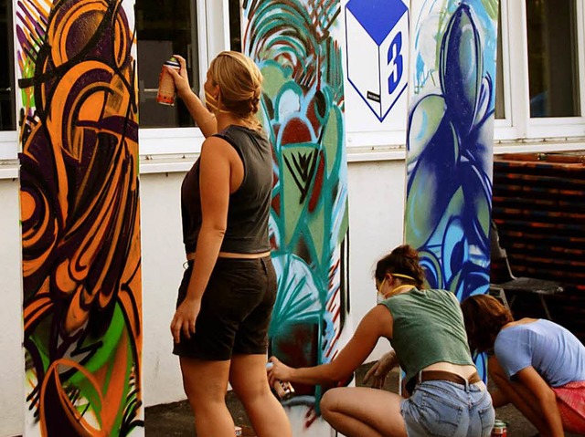 Jugendliche  beim Graffiti sprayen &#8211; ganz legal  | Foto: Veranstalter