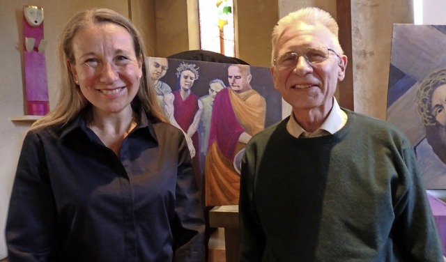 Pfarrerin Britta Goers und Knstler Ch... der Verurteilung Jesu durch Pilatus.   | Foto: Bianca Flier