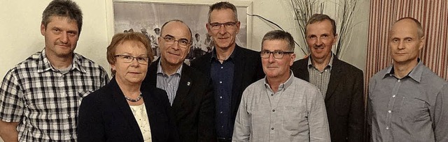 Der Aufsichtsrat der neuen Waldgenosse...tzle, Hubertus Disch und Dieter Loos.   | Foto: Kreisforstamt