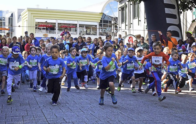 Auch viele Kinder sind jedes Jahr beim Bad Sckinger Altstadtlauf dabei.   | Foto: Theresa Trndle