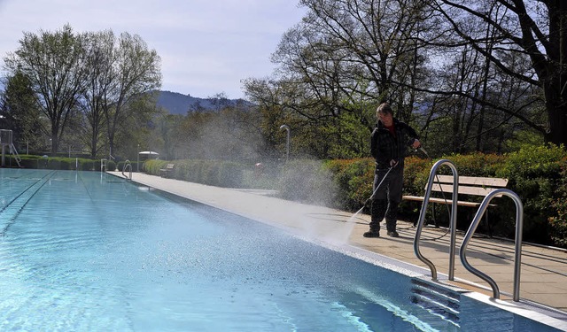 Am 30. April startet das Alemannenbad ...reitungen liegen in den letzten Zgen.  | Foto: Rainer Ruther