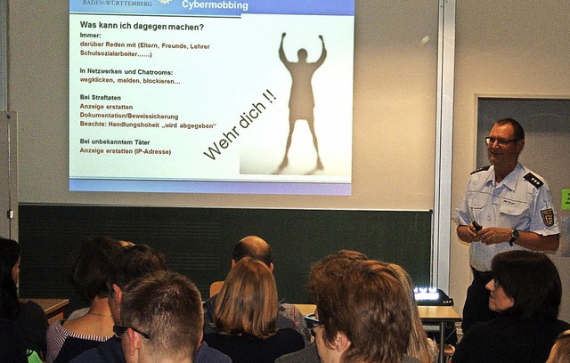 Wichtige Tipps zum Umgang mit dem Comp...tern der Grundschule mit auf den Weg.   | Foto: J. Fetscher