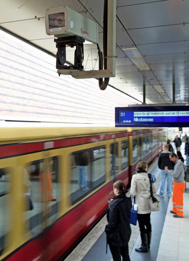80 Prozent aller Reisenden sollen derz...chon via einer Kamera erfasst werden.   | Foto: dpa