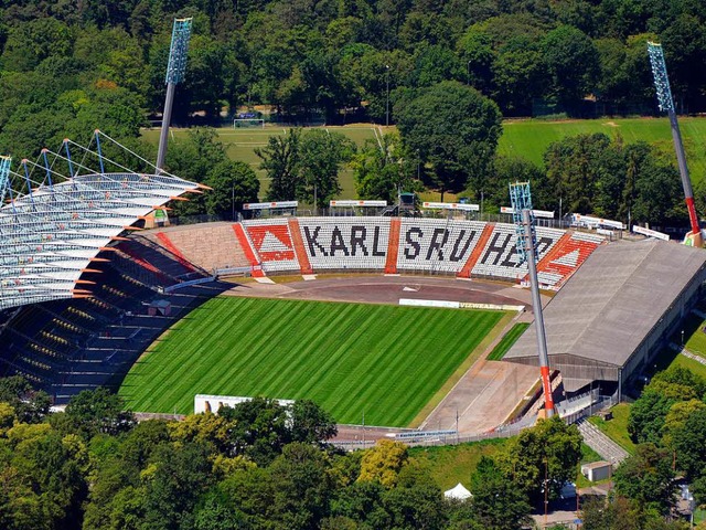 Das Wildparkstadion in Karlsruhe (hier...Euro fr die Instandhaltung bezahlen.   | Foto: dpa