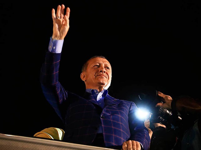 Erdogan hat das &#8222;Ja&#8220;-Lager...Prsidialsystem in der Trkei erklrt.  | Foto: dpa