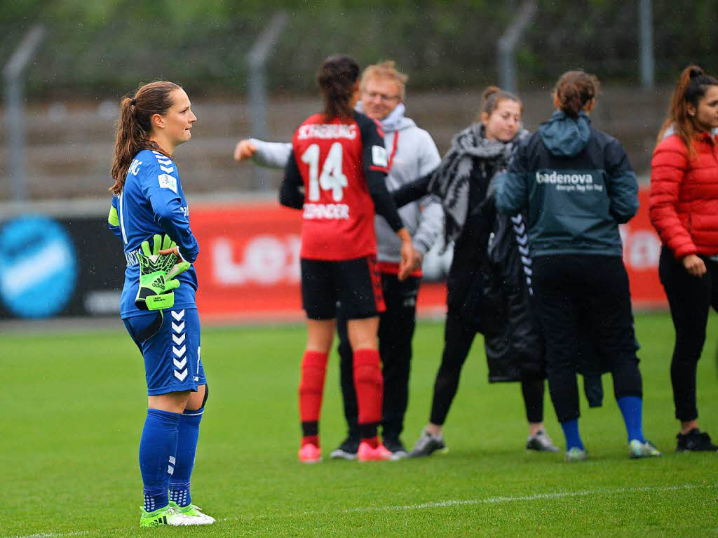 Die Fuballerinnen des SC Freiburg scheitern wieder im Pokal Halbfinale