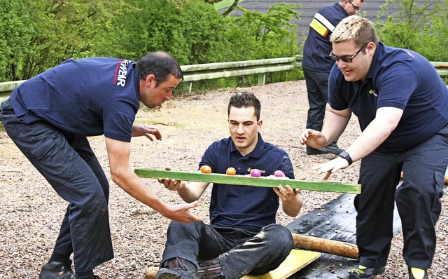 Knifflig: der Balanceakt mit Eiern   | Foto: Ralph Lacher