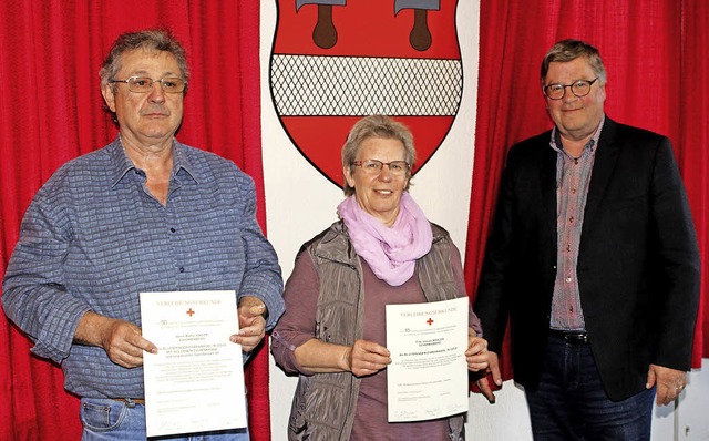 Ursula Bhler und Martin Kiefer (links...ichael Quast frs Blutspenden geehrt.   | Foto: Heiner Fabry